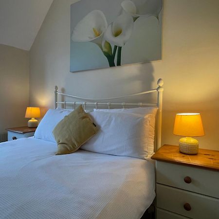 Large 5 Bed House In Scarborough Near The Beach, Large Garden & Hot Tub Exterior foto